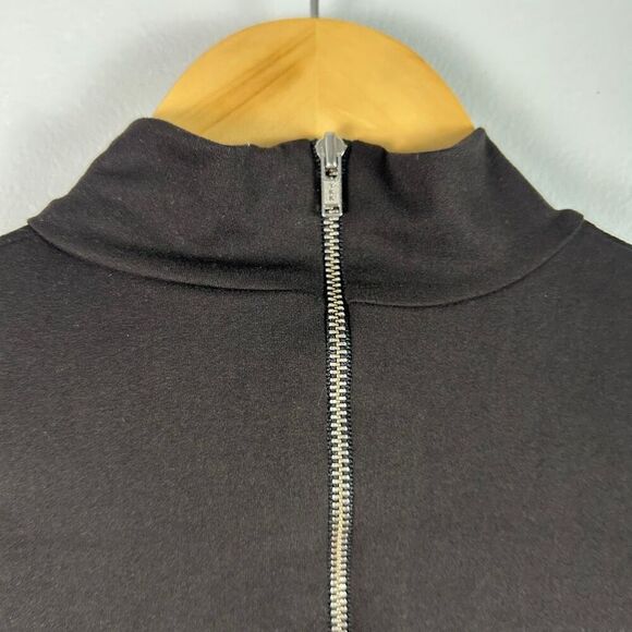 Bumpsuit The Ultimate Shortie Jumpsuit /Romper XS Maternity - Picture 8 of 9